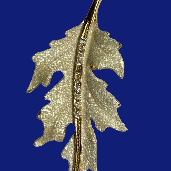 Women's Oak Leaf Pin Brooch with Rhinestones - Picture 8 of 10